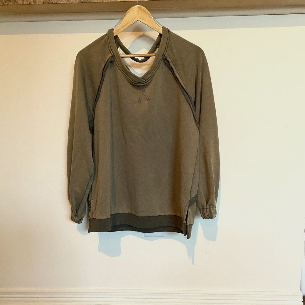 Loose Fitting Olive Green Sweatshirt